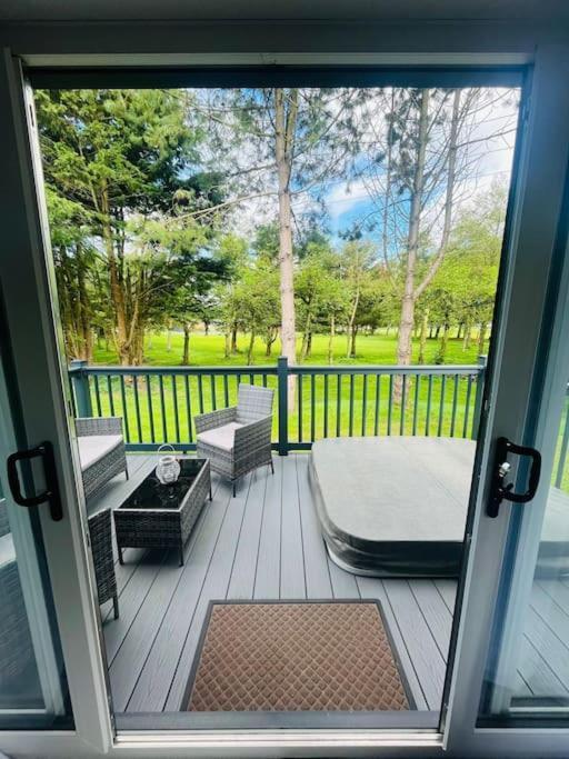 Hideaway Retreat With Hot Tub Villa York Luaran gambar