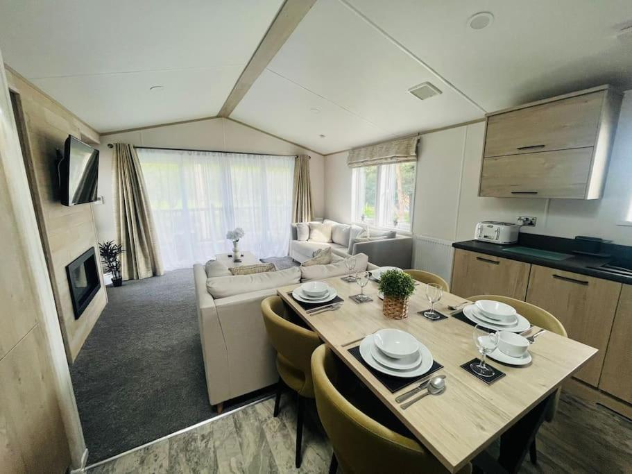 Hideaway Retreat With Hot Tub Villa York Luaran gambar